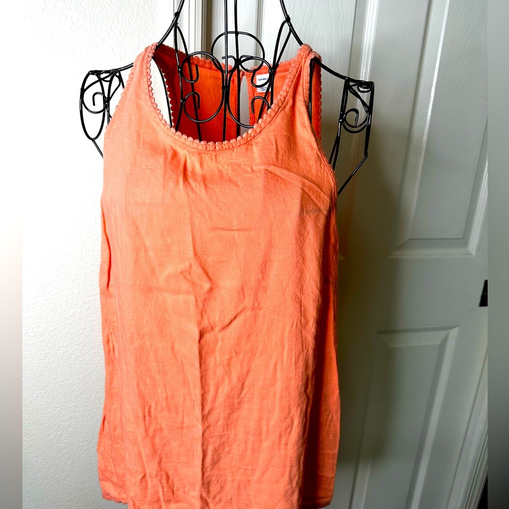 Old navy large sleeveless shirt